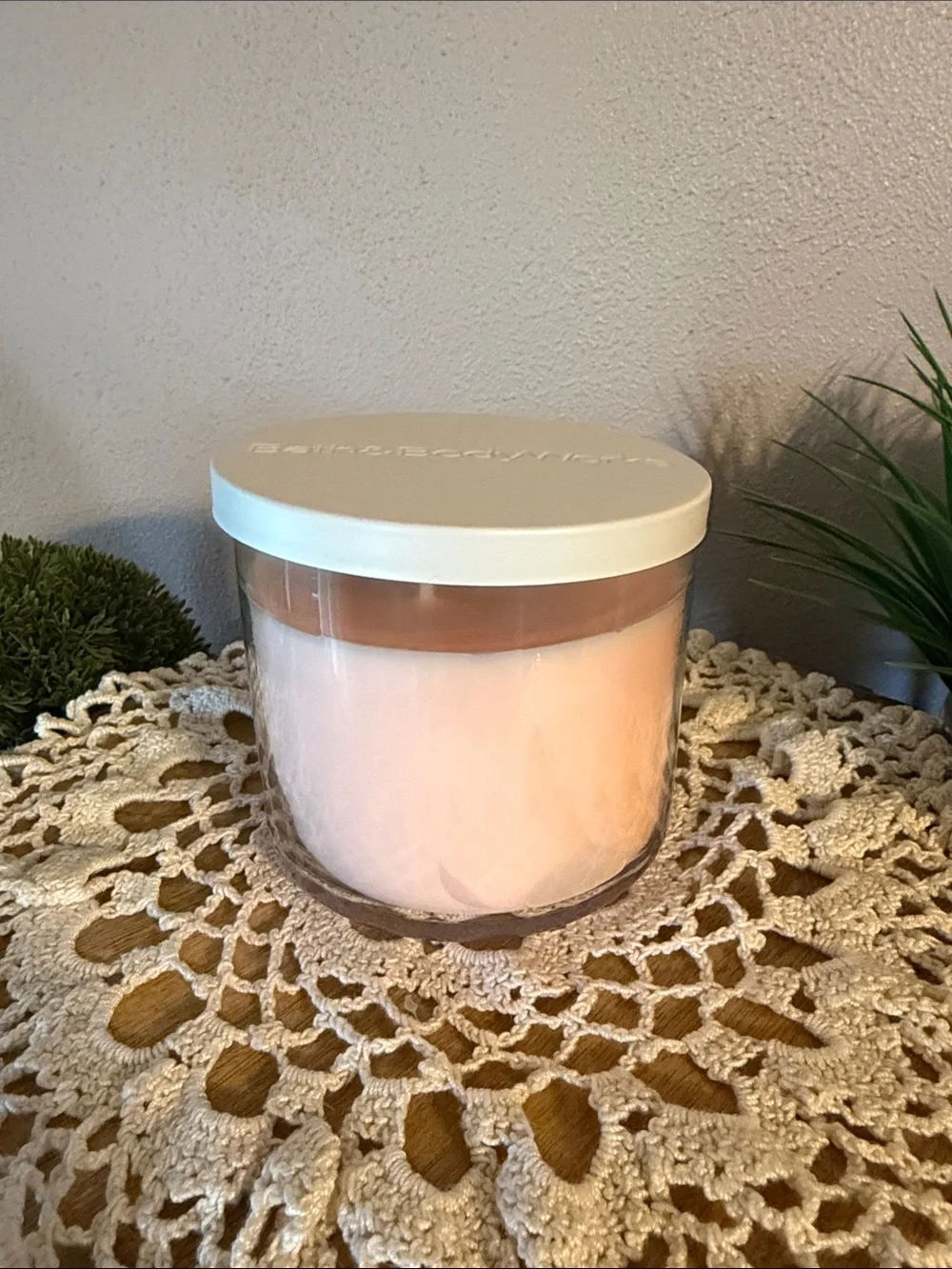 Bath & Body Works Snowy Peach Berry Candle - Peach, White, Gold Accents - Picture 2 of 4